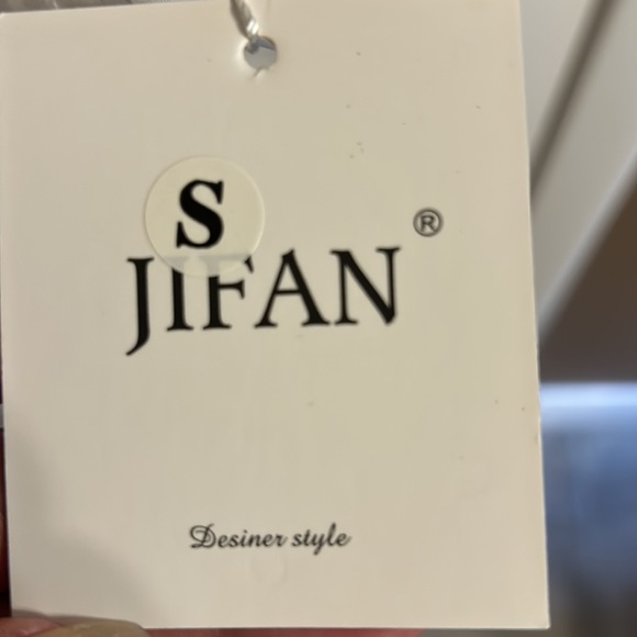 Dress - Picture 6 of 6